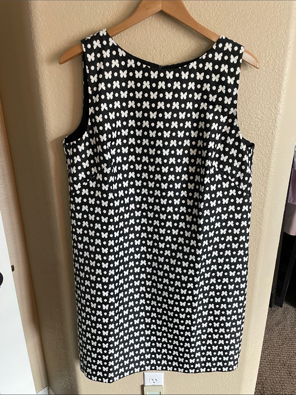 Talbots Sleeveless Black & White Dress Size 16